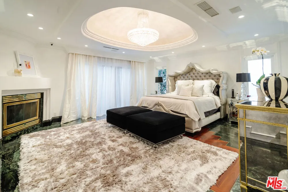 1455 Rising Glen Road Los Angeles, CA 90069