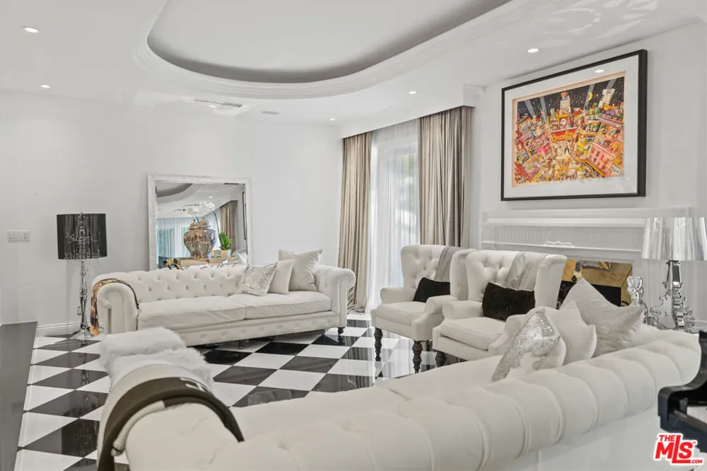 1455 Rising Glen Road Los Angeles, CA 90069