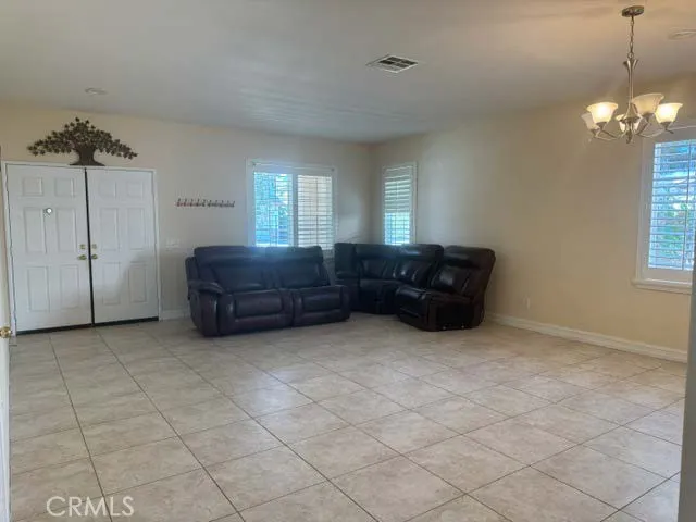 13884 Oak Tree Corona, CA 92880
