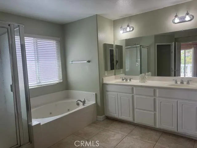 13884 Oak Tree Corona, CA 92880