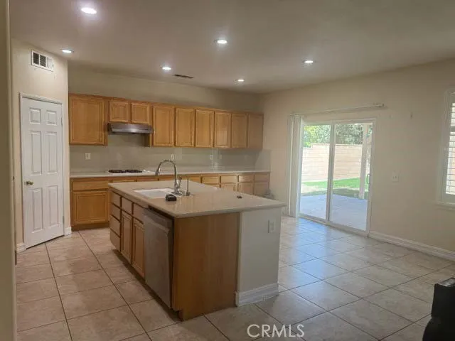 13884 Oak Tree Corona, CA 92880