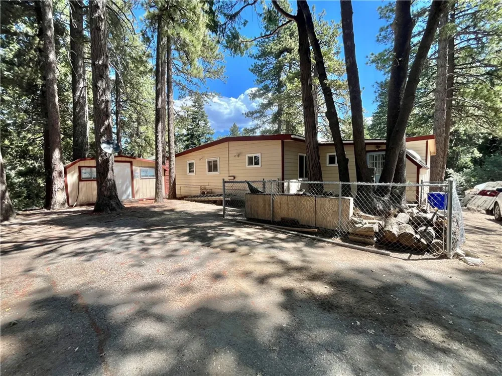 31527 Hilltop #31529 Running Springs, CA 92382
