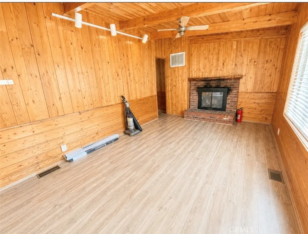 31527 Hilltop #31529 Running Springs, CA 92382