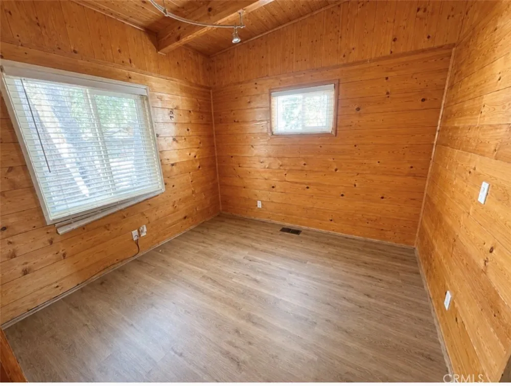31527 Hilltop #31529 Running Springs, CA 92382