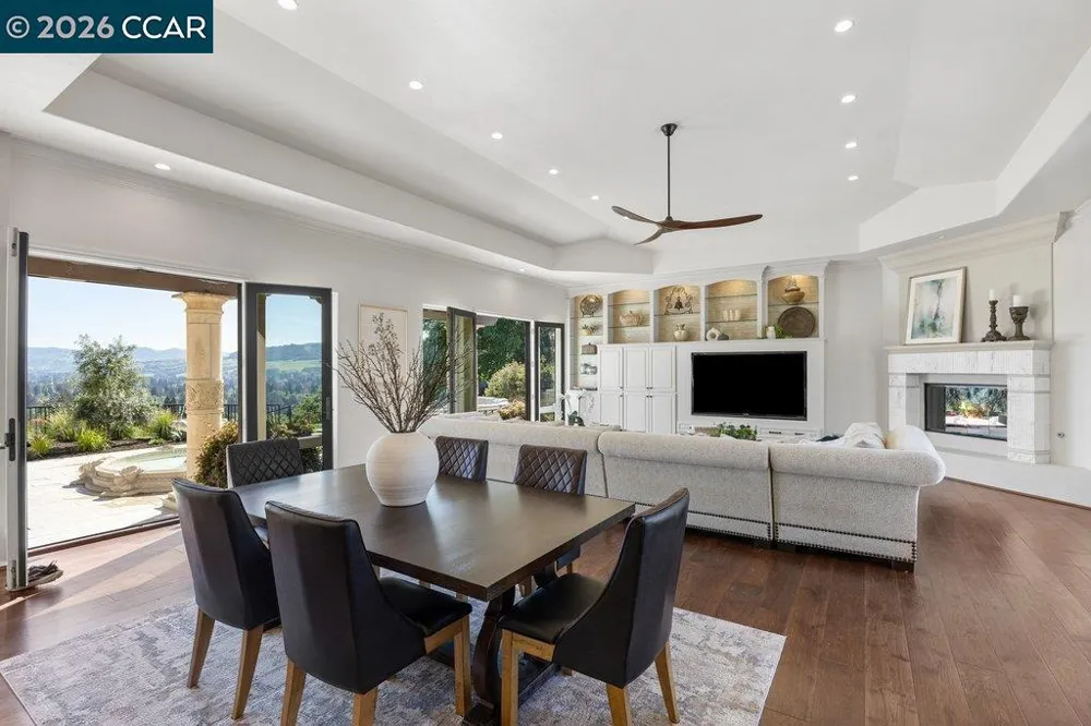 251 Santiago Ln Danville, CA 94526