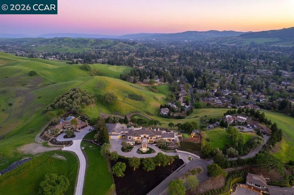251 Santiago Ln Danville, CA 94526