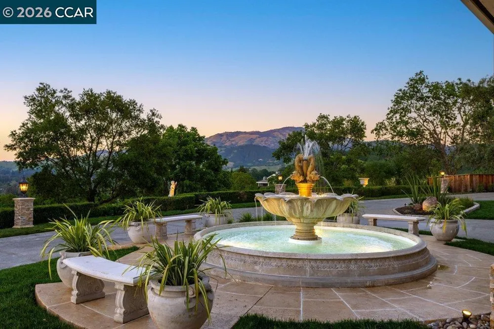 251 Santiago Ln Danville, CA 94526