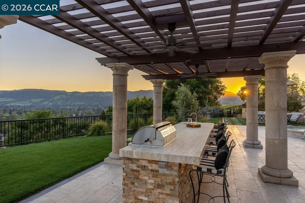 251 Santiago Ln Danville, CA 94526