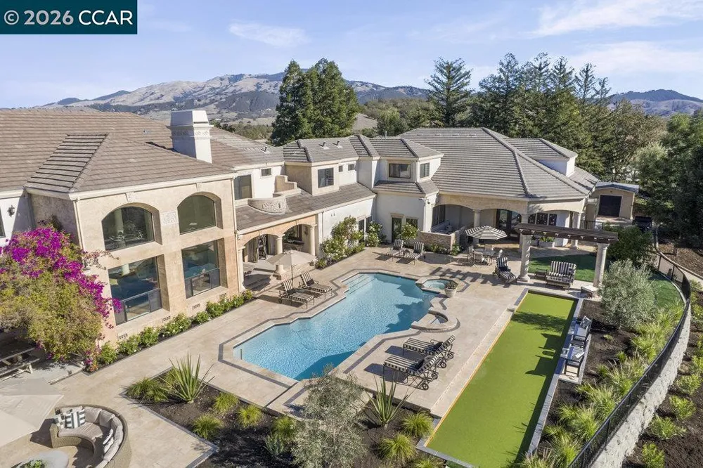 251 Santiago Ln Danville, CA 94526