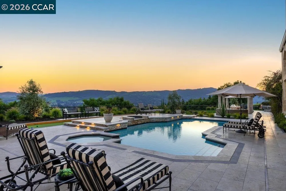 251 Santiago Ln Danville, CA 94526