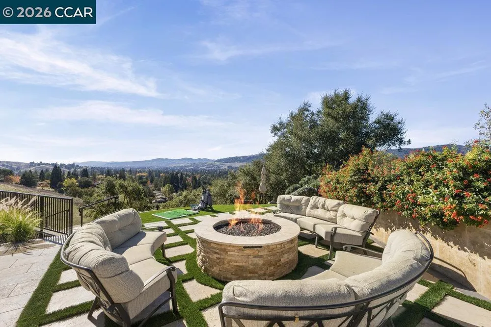 251 Santiago Ln Danville, CA 94526