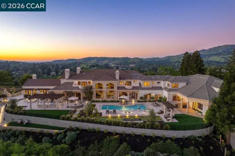 251 Santiago Ln