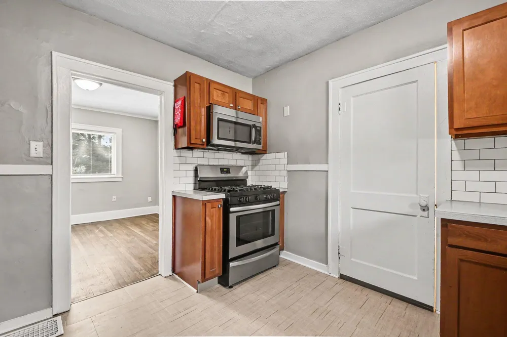 1735 Kalamazoo Avenue SE Grand Rapids, MI 49507