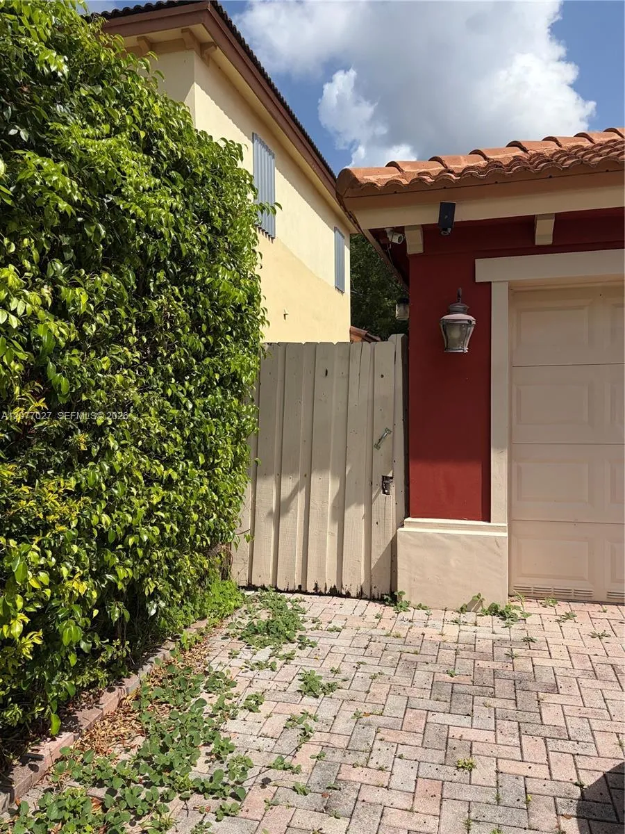 16467 SW 50th Ter #efficiencyci Miami, FL 33185