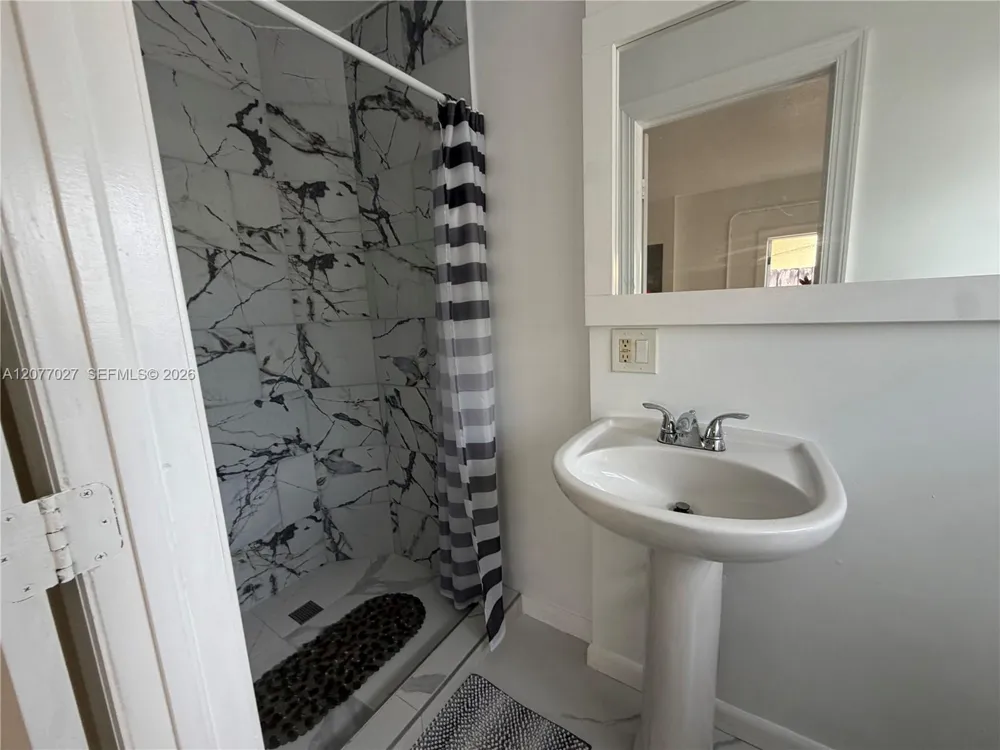 16467 SW 50th Ter #efficiencyci Miami, FL 33185