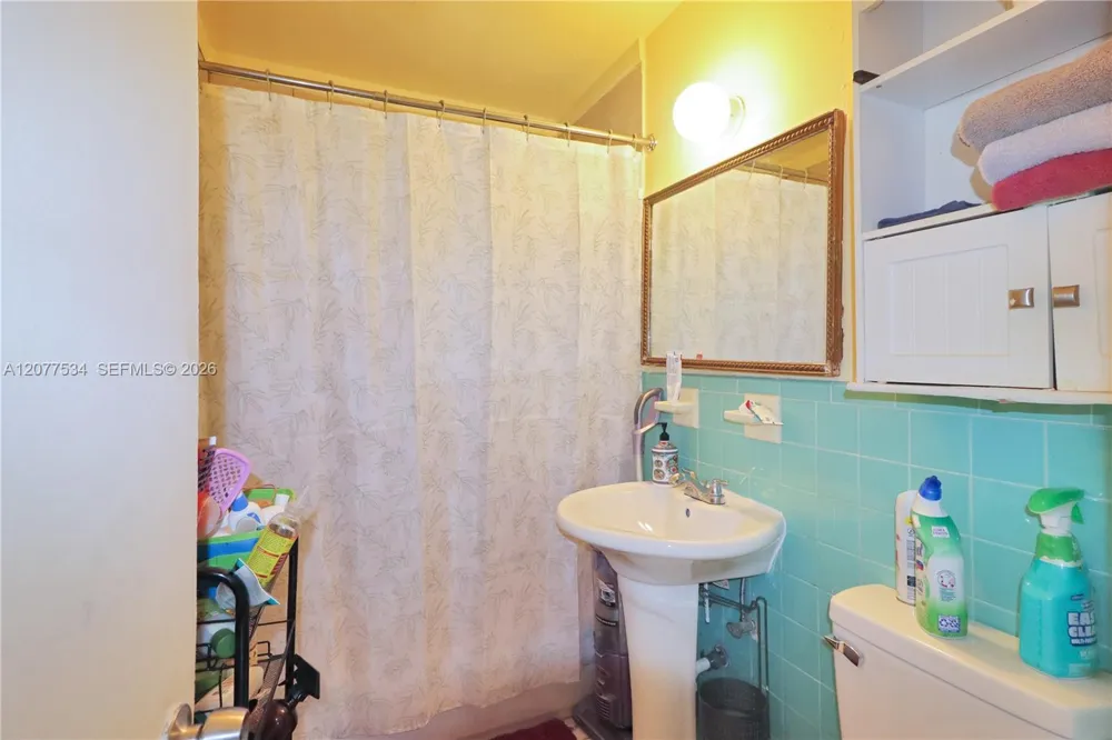 12040 NW 1st Ct North Miami, FL 33168