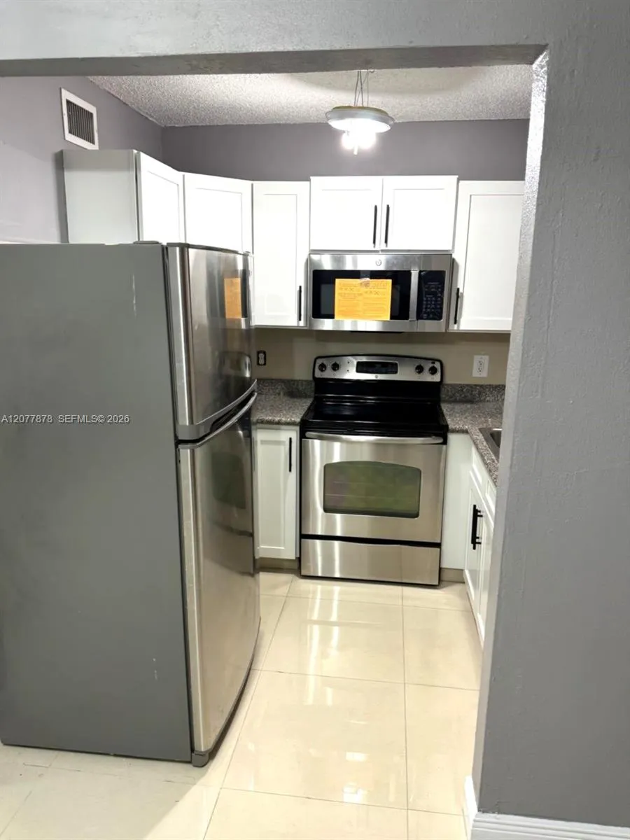 5461 W 24th Ave #25 Hialeah, FL 33016