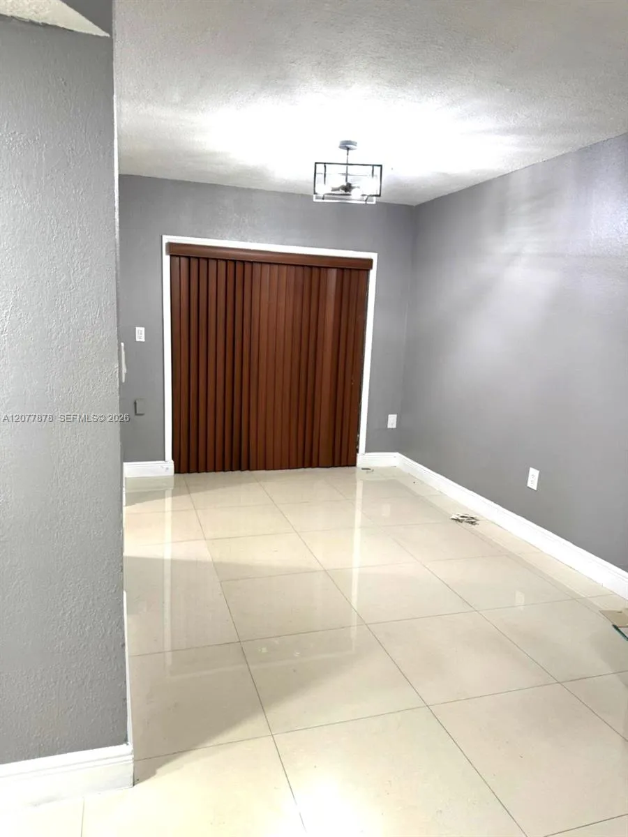 5461 W 24th Ave #25 Hialeah, FL 33016
