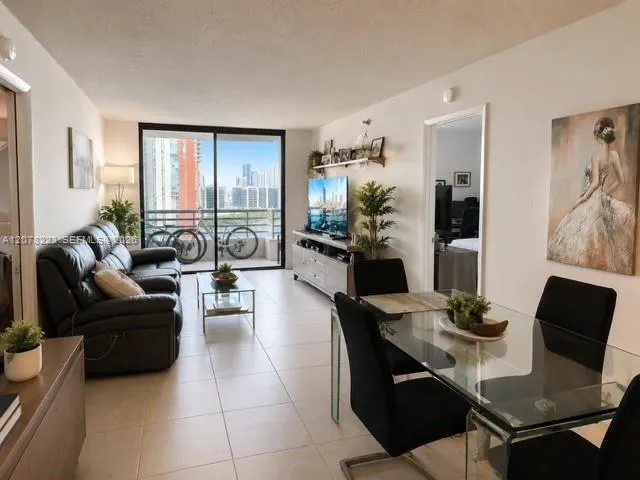 3300 NE 191st St #PH16 Aventura, FL 33180