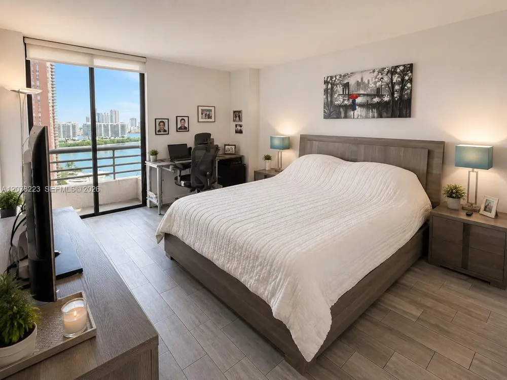 3300 NE 191st St #PH16 Aventura, FL 33180