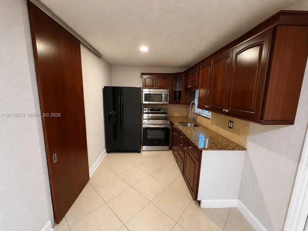 2000 Buchanan St #4 Hollywood, FL 33020