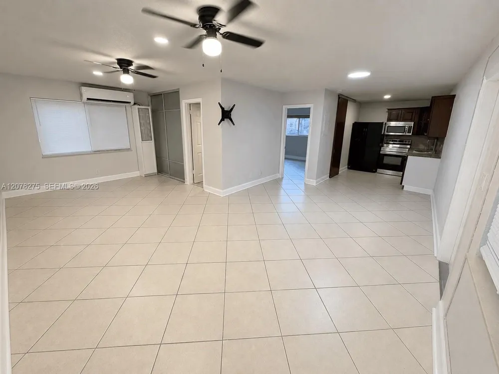 2000 Buchanan St #4 Hollywood, FL 33020
