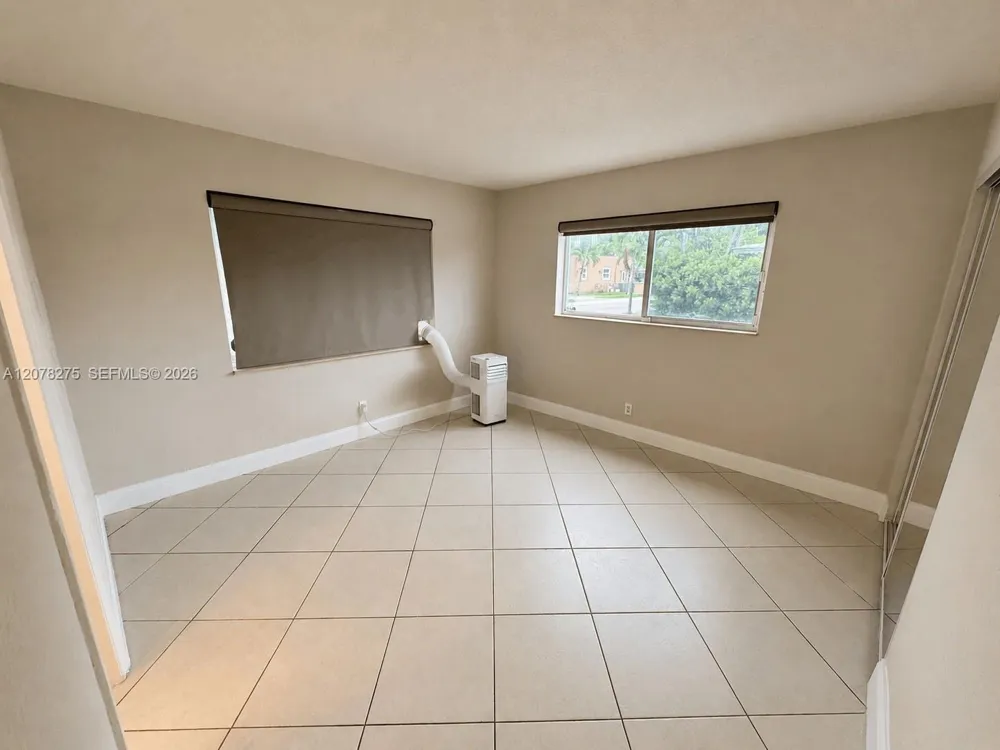 2000 Buchanan St #4 Hollywood, FL 33020