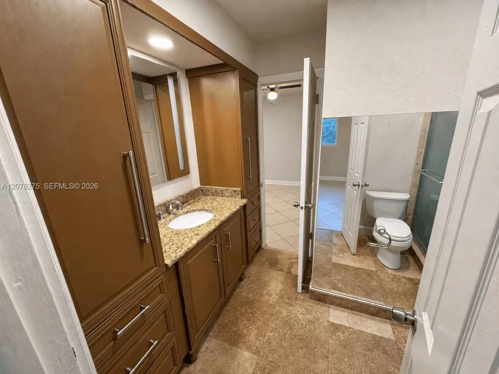 2000 Buchanan St #4 Hollywood, FL 33020