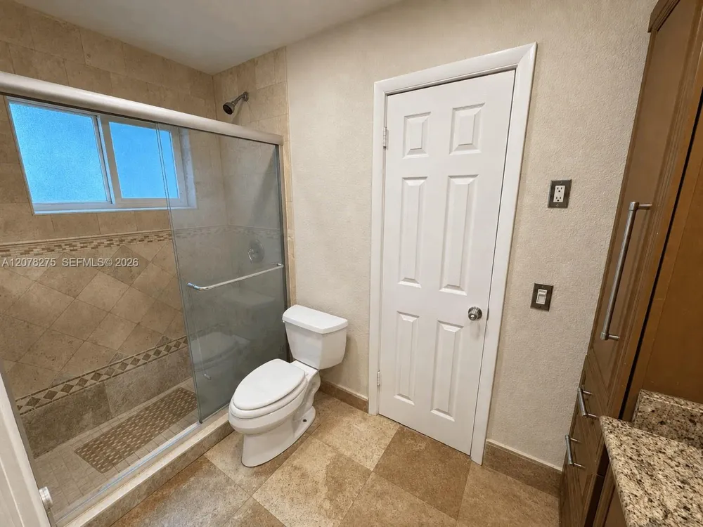 2000 Buchanan St #4 Hollywood, FL 33020