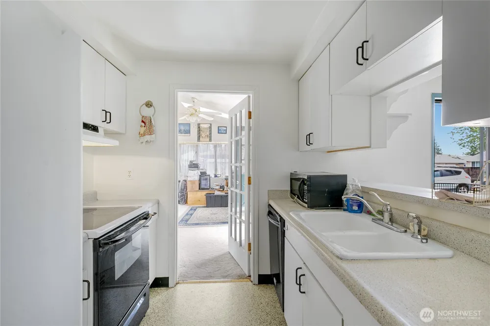 20911 78th Avenue W Edmonds, WA 98026