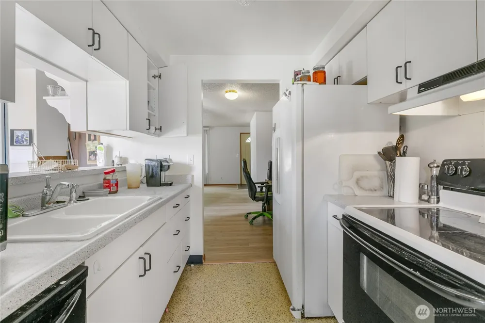 20911 78th Avenue W Edmonds, WA 98026