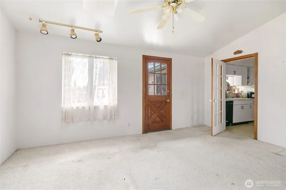 20911 78th Avenue W Edmonds, WA 98026