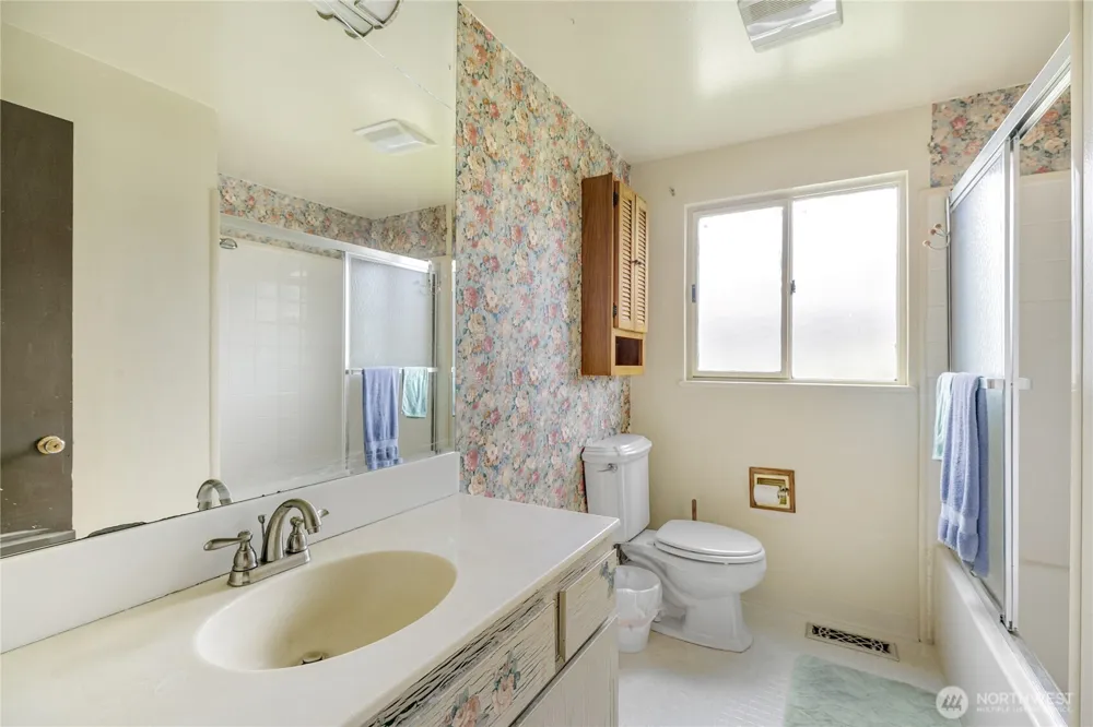20911 78th Avenue W Edmonds, WA 98026