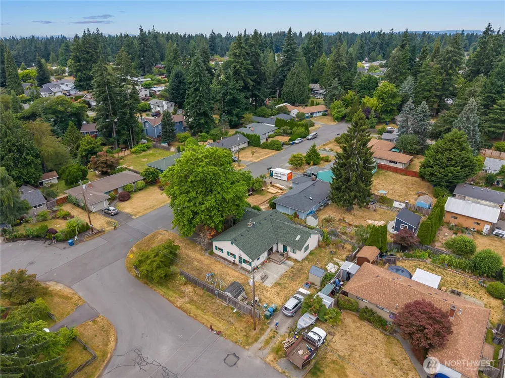20911 78th Avenue W Edmonds, WA 98026