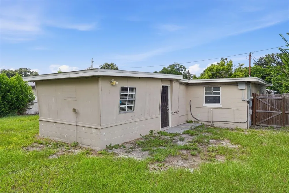 218 5TH JPV STREET Winter Haven, FL 33880
