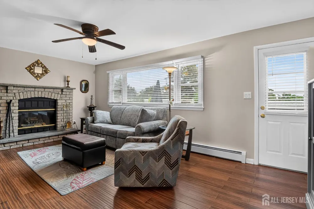 6 Ridgeview Road Jamesburg, NJ 08831