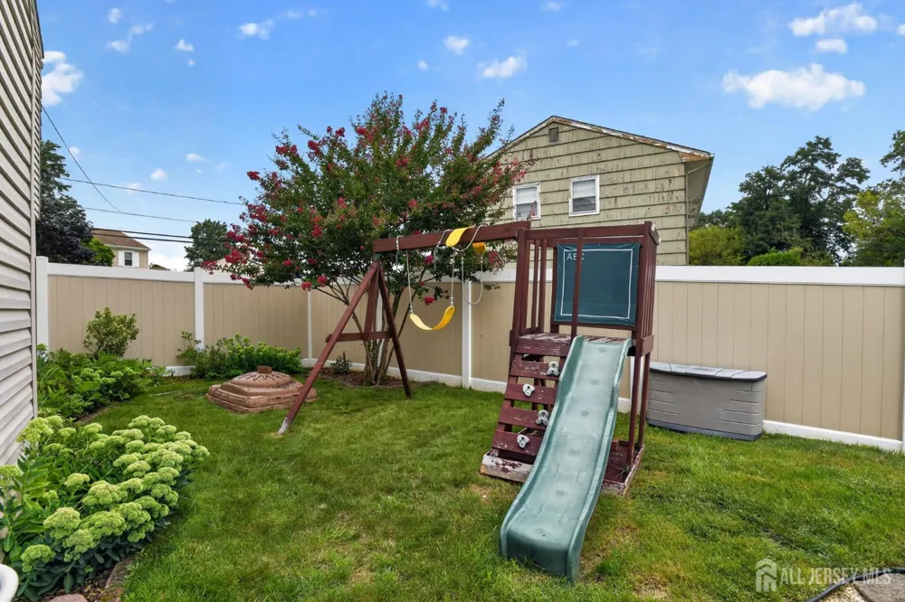 6 Ridgeview Road Jamesburg, NJ 08831