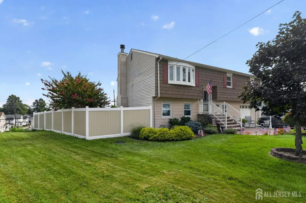 6 Ridgeview Road Jamesburg, NJ 08831