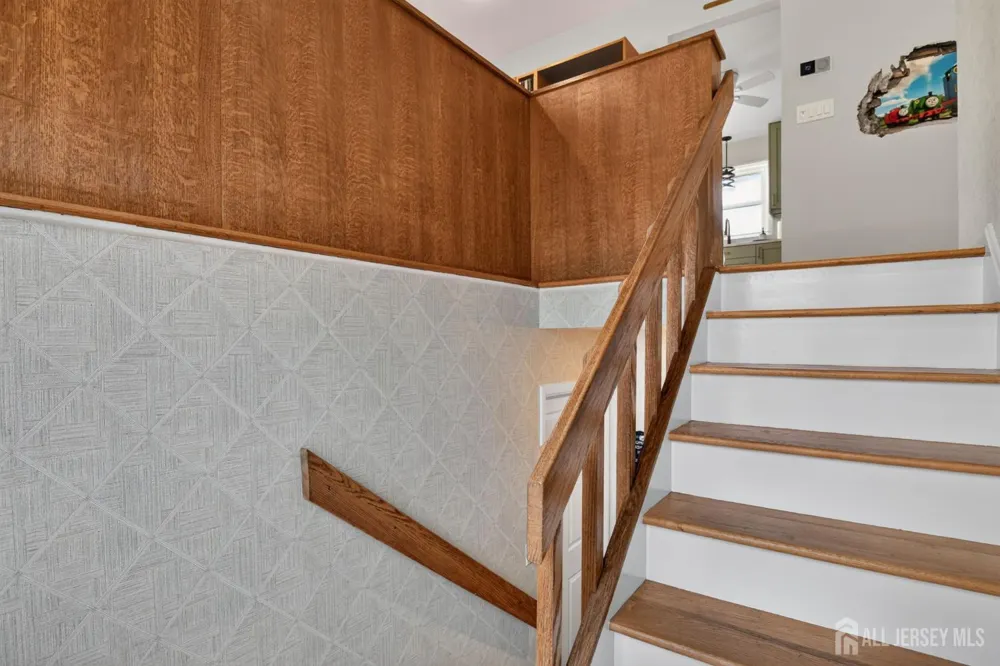 6 Ridgeview Road Jamesburg, NJ 08831