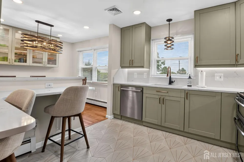 6 Ridgeview Road Jamesburg, NJ 08831