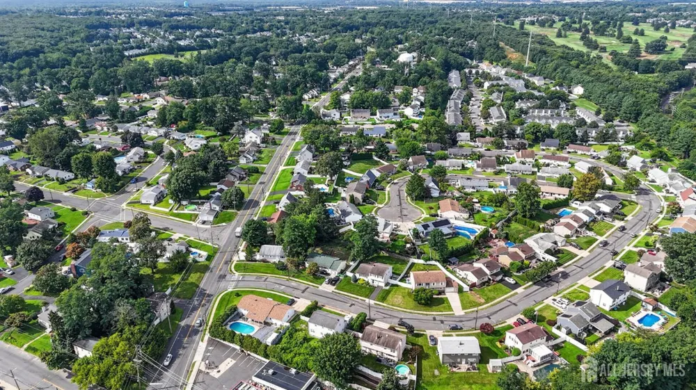 6 Ridgeview Road Jamesburg, NJ 08831