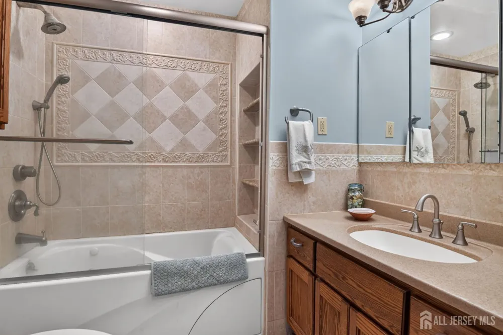 6 Ridgeview Road Jamesburg, NJ 08831