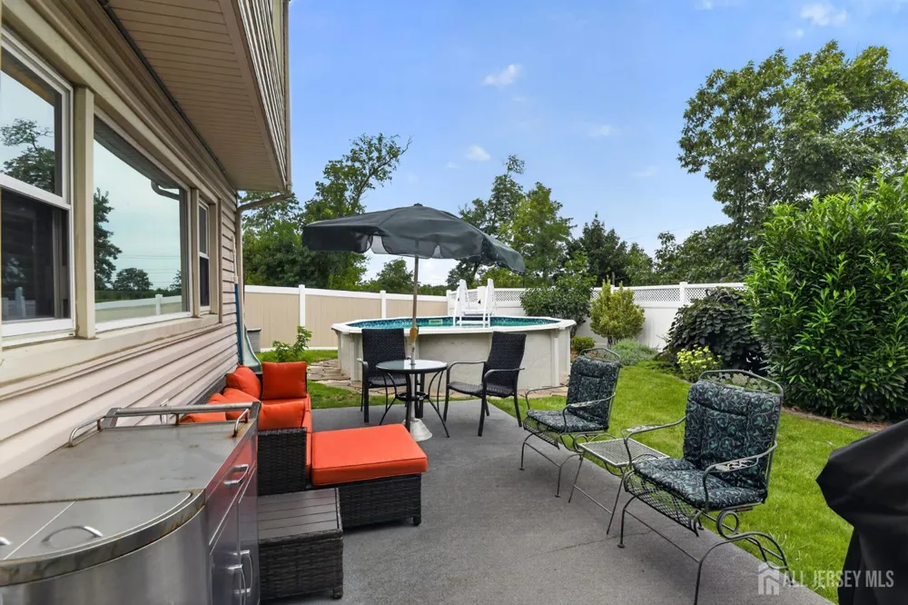 6 Ridgeview Road Jamesburg, NJ 08831