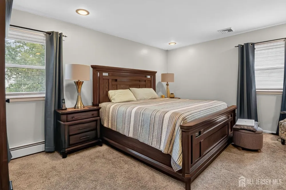 6 Ridgeview Road Jamesburg, NJ 08831