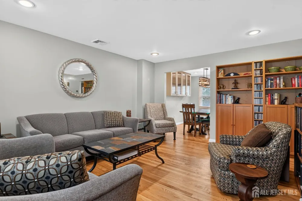 6 Ridgeview Road Jamesburg, NJ 08831