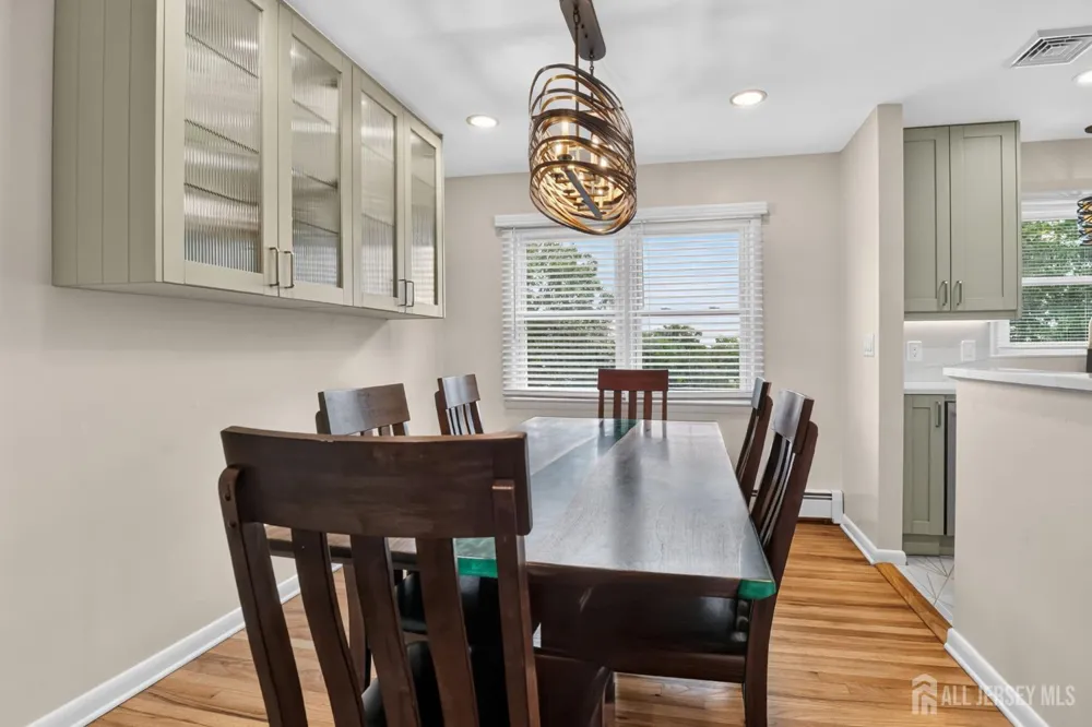6 Ridgeview Road Jamesburg, NJ 08831