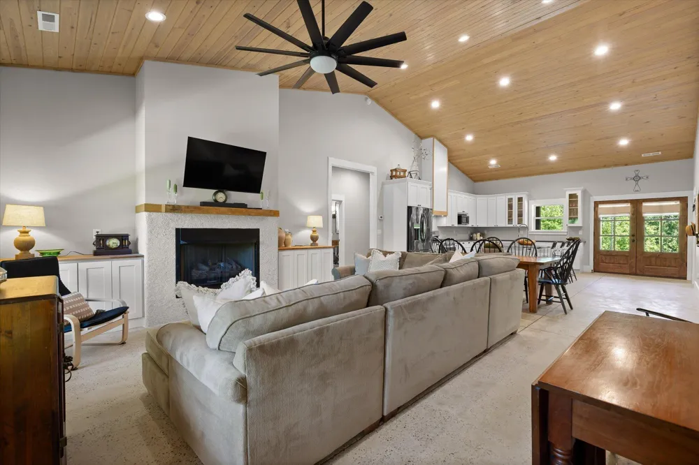 15025 May Road Sale Creek, TN 37373