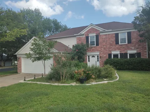 900 OAKCREST CIRCLE