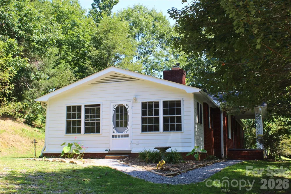 2838 Seven Mile Ridge Road Burnsville, NC 28714
