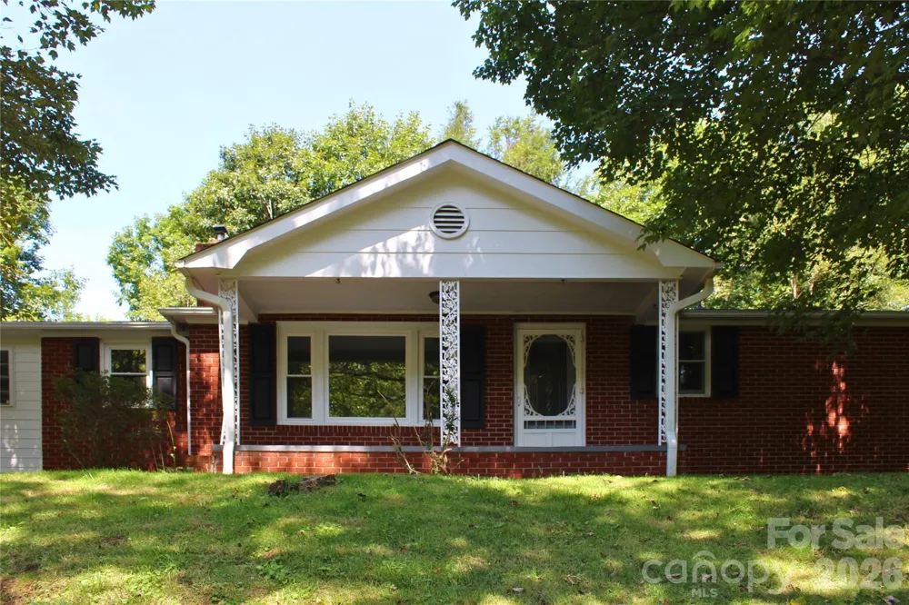 2838 Seven Mile Ridge Road Burnsville, NC 28714